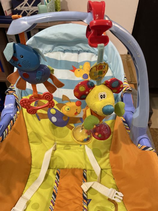 Продам  детскую кресло качалку