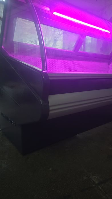 Vitrina mezeluri / lactate