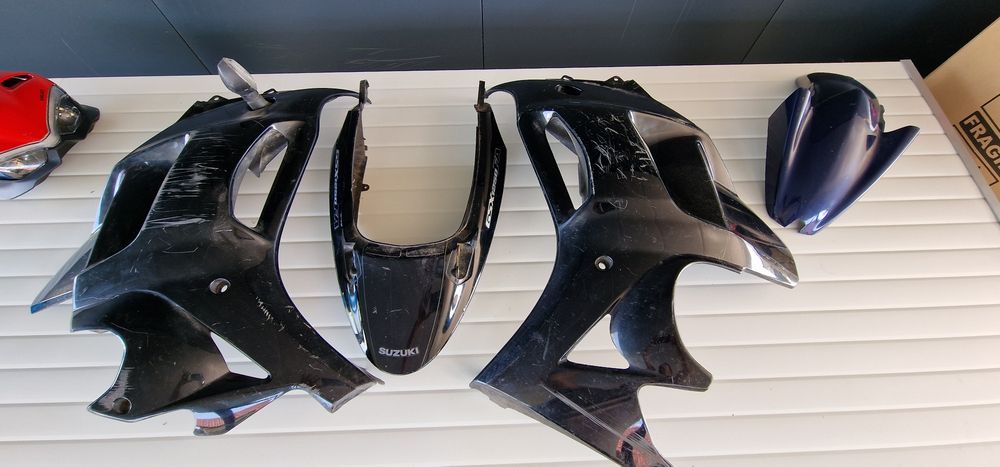 Carena stanga dreapta Suzuki GSX1250FA GSX650FA aripa semnalizare