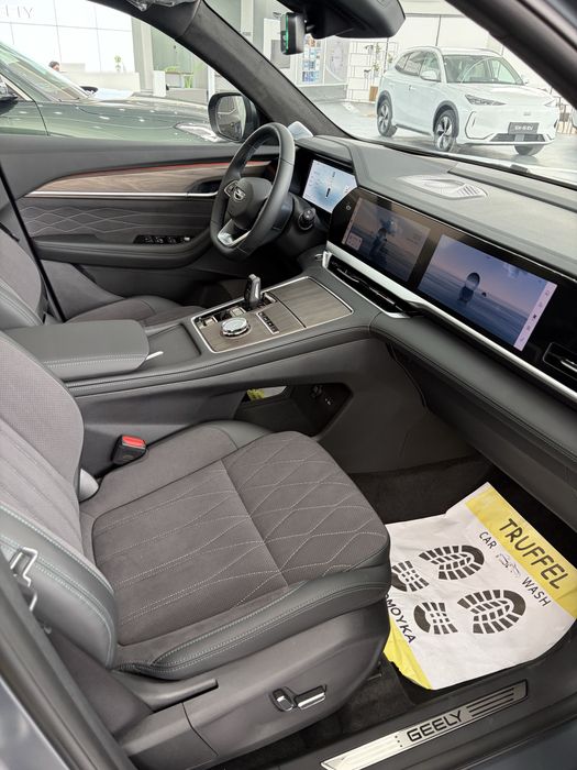 Monjaro, Manjaro Volvo Zeekr oilasi Geely Monjaro afitsalni salon