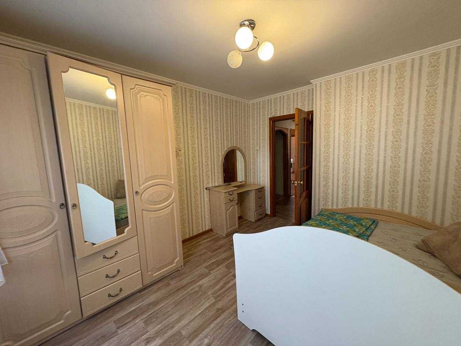 3-комн. квартира, 73.3м², 1/5 этаж р-н 7 микрорайон, ул. 7 микрорайон