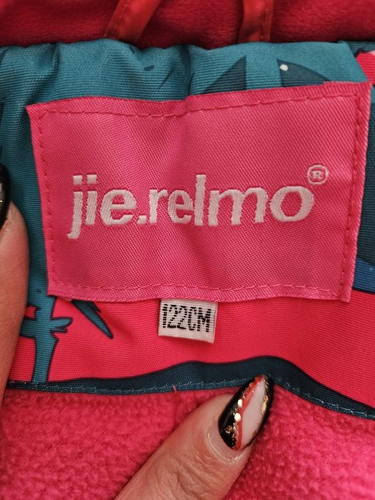 Продам зимний комбинезон для девочки