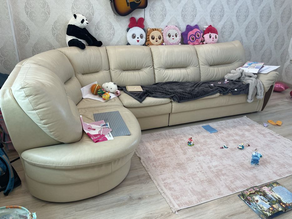 Диван кожаный