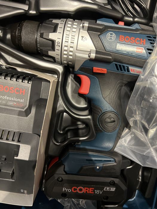 Filetanta cu percutie Bosch GSB 18V-110 C cu ac.4 ah -Noua