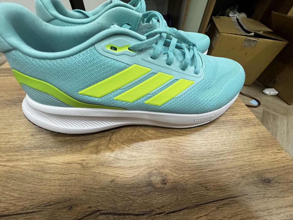 Adidas  в отлтчном состояние