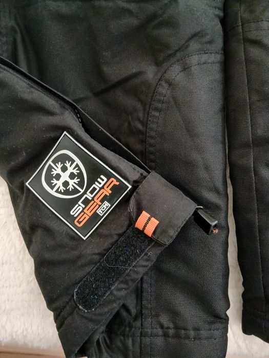 Pantaloni pentru ski