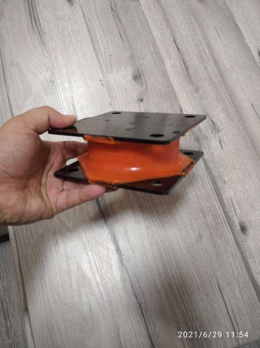 Подушка Выброкаток XCMG