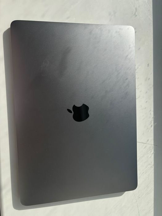 Ноутбук. Apple. MacBook (Макбук)  Air M1 [2020].