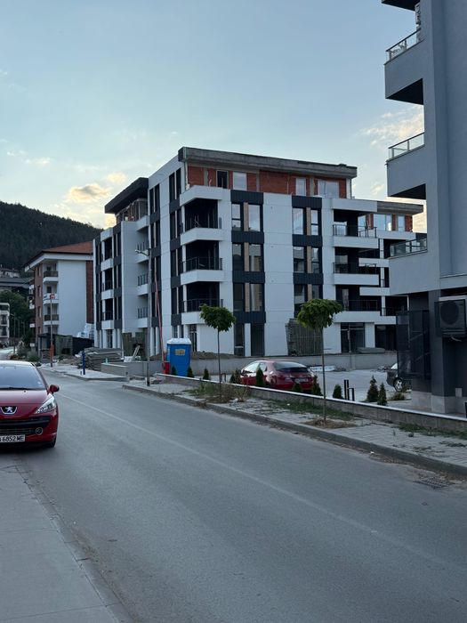 Продавам студио във Велинград с голяма тераса