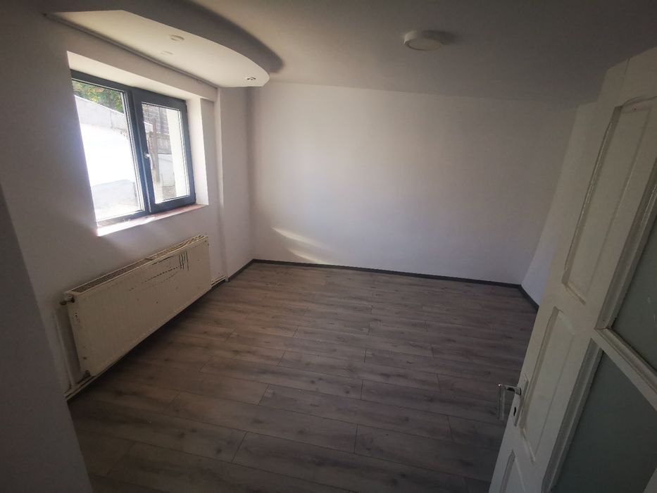 Vând casa sararie copou