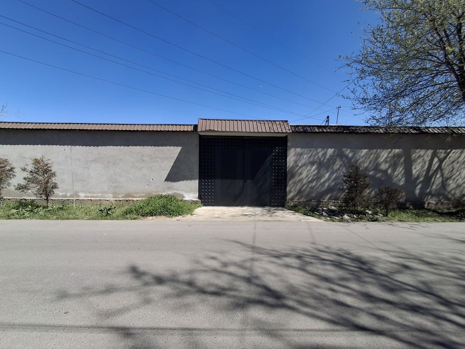 Ijaraga hovli beriladi..