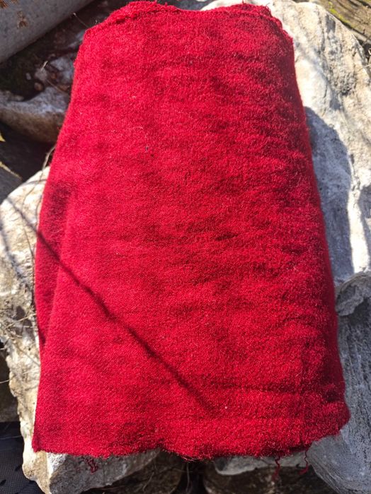 Вълнен плат цвят бордо