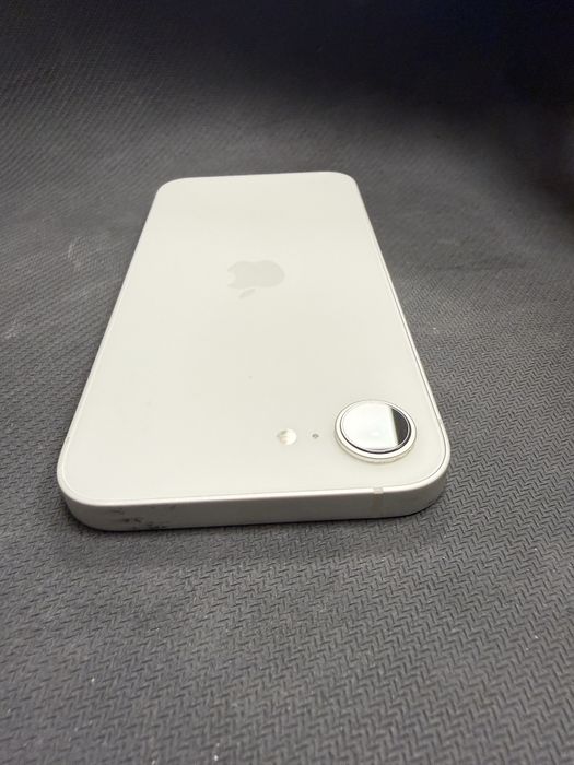 iPhone 16e 128gb / заключен