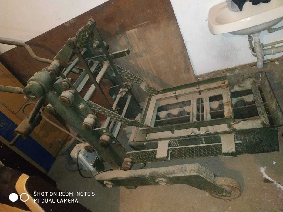 Шлакоблочный станок