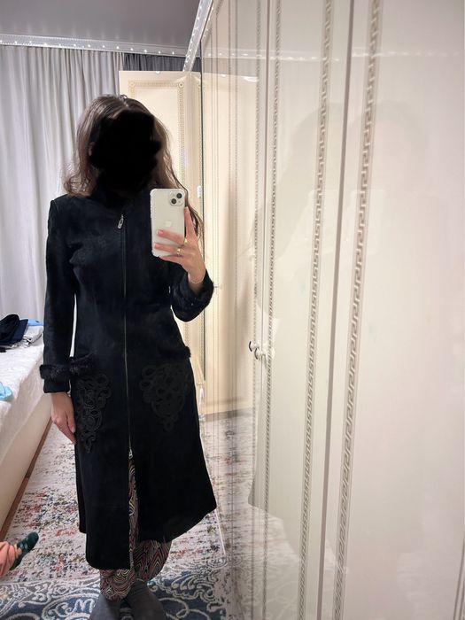 Продаю натуральное замшевое пальто