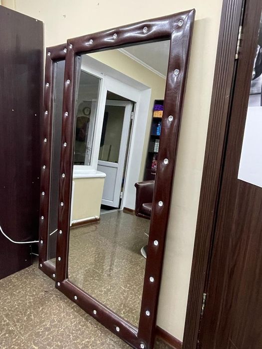 Зеркало для парикмахеров