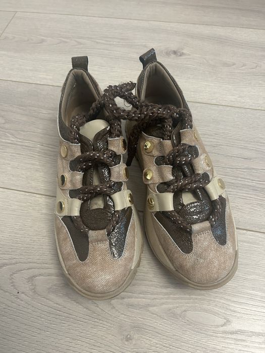 Pantofi sport cu siret din piele