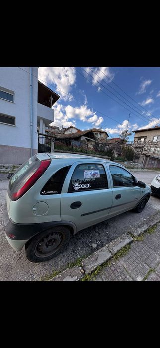 Опел Корса Продава се на части.