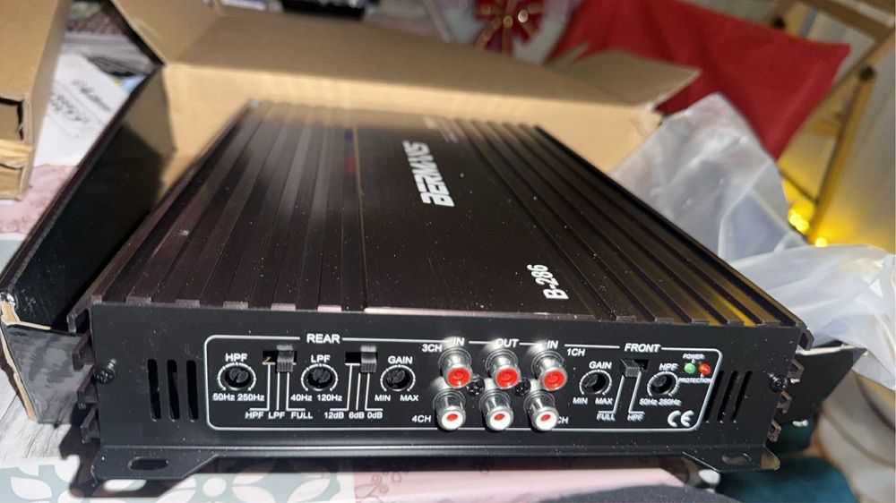 Amplificator audio auto