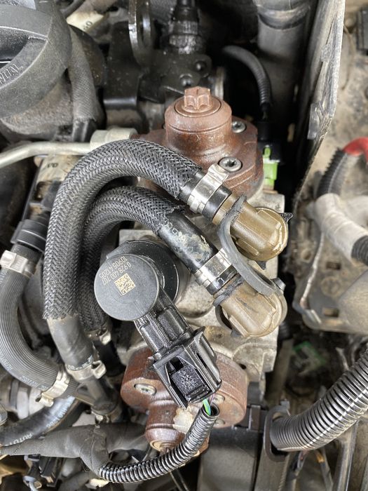 Injectoare Volvo XC 60 2.4 D 2012