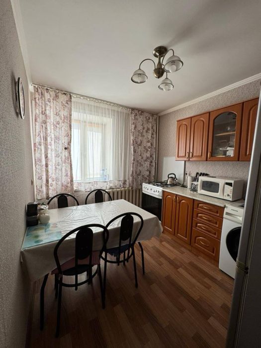 Продам 4 ком квартиру в центре города