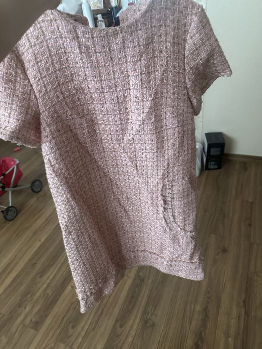 Продам женские платья  по 5000