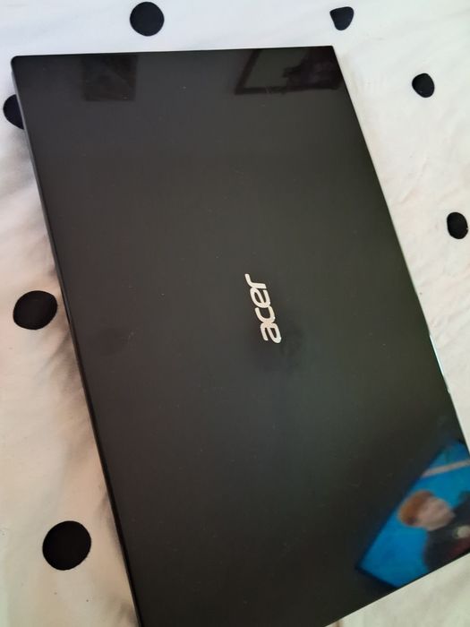 Laptop acer plus încărcător si mouse pret 400-500