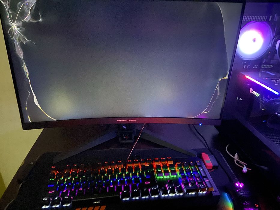 Геймарски монитор 240hz Asrock phantom gaming