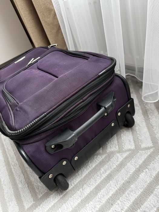 Продам маленький чемодан!