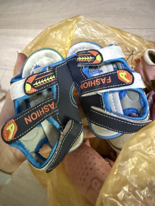 Отдам за вкусняшку вещи