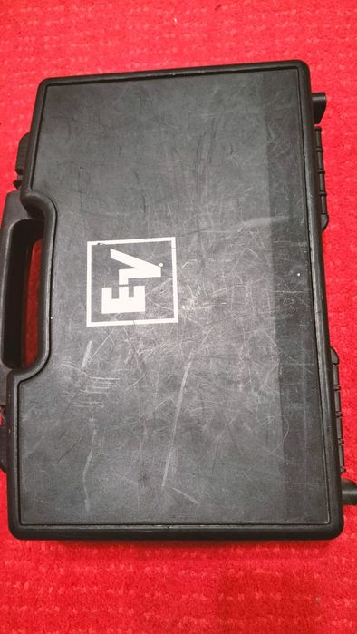 Vând microfon RE2 Electrovoice în București