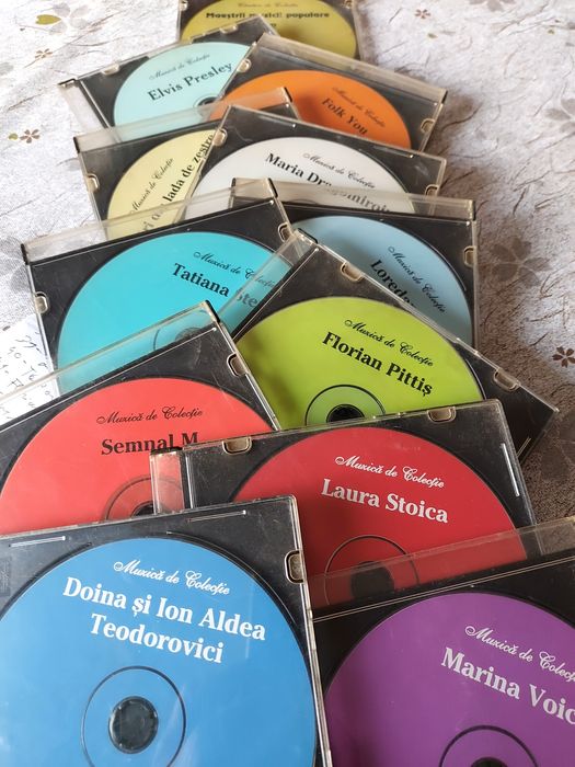 Vând suporți CD/DVD