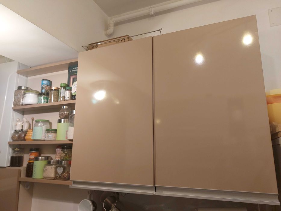 Bucatarie 2 fronturi + masa (fara electrocasnice)