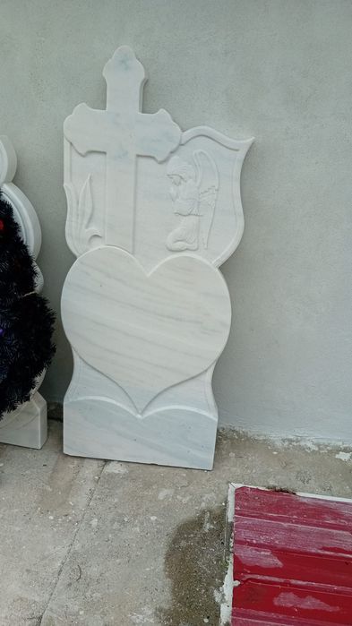 Monumente (cruci ) marmură și granit