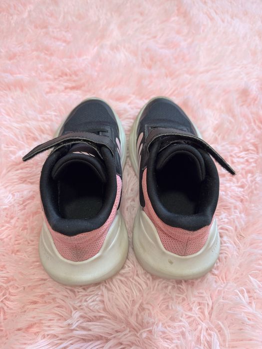 Adidas маратонки за момиче, 32 номер