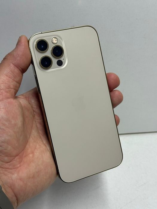 Продам Айфон 12Pro 256г