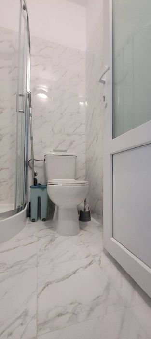 Garsonieră de vânzare în Onești, etaj 2, zona de sus.