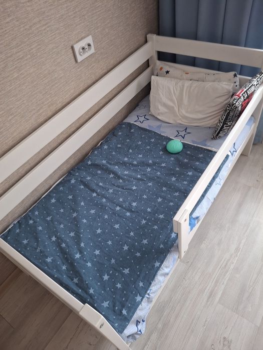 Продам детскую кроватку
