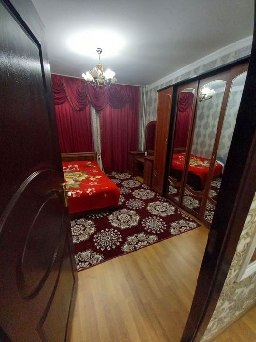 Квартира ижарага берилади. Кизларга шерикликка. Себзорда. БЕЗ МАКЛЕР.