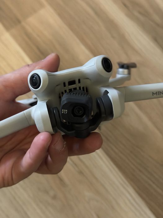 Dji mini 4 pro fly more combo