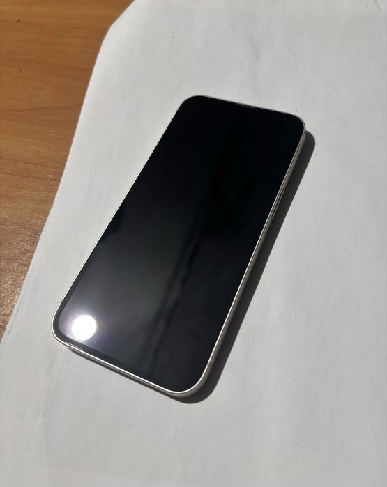 Продам Iphone 13