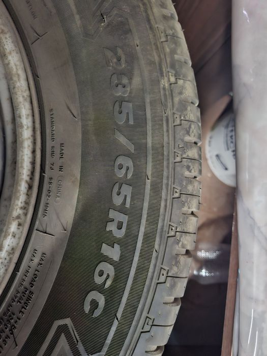 Продам шины на мерседес спринтер