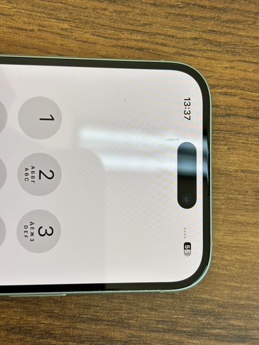 IPhone 15 на части