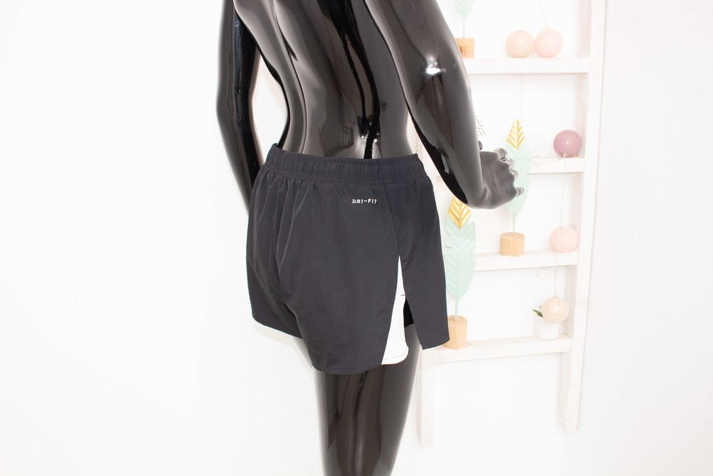 Nike оригинални дамски шорти черни с бандаж dri-fit S