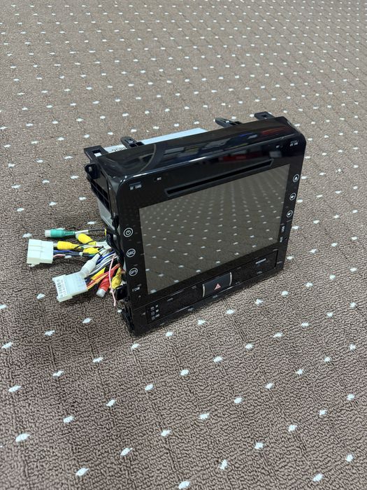 Родной монитор в сборе от Toyota Land Cruiser 200, модель 2019 года.