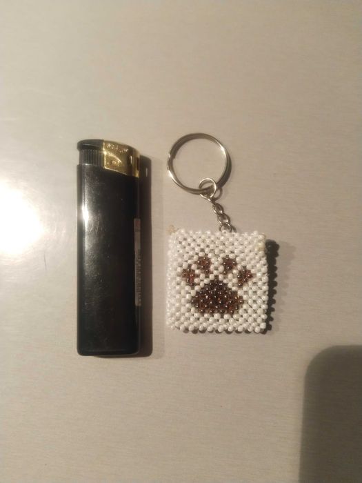 Брелок из бисера, лапка