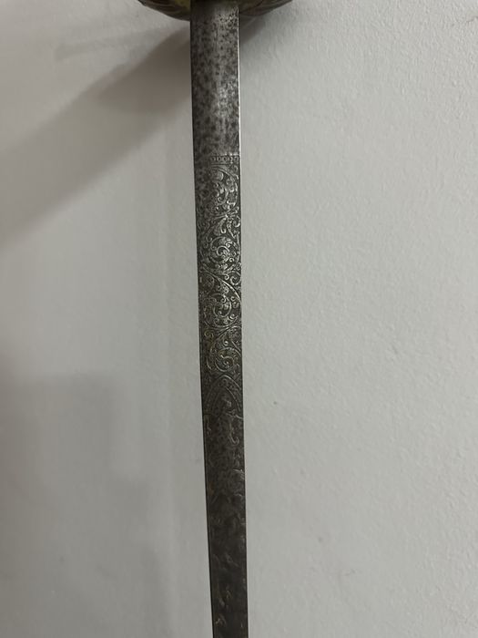 Sabie si cutit panoplie + suporturi din piele briceag