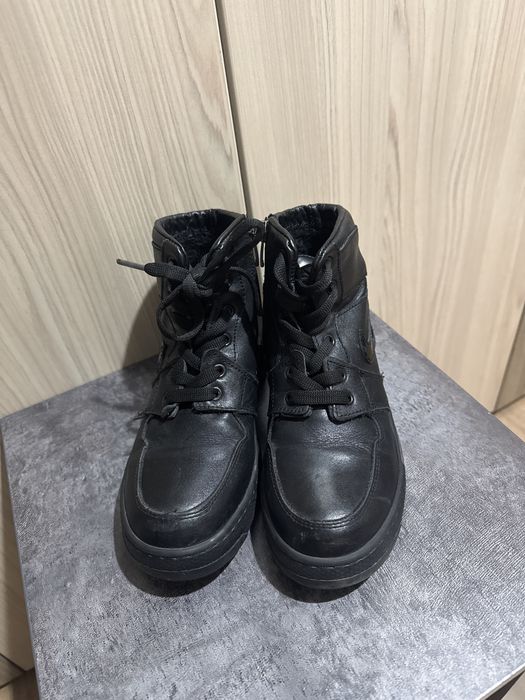 Продам детскую обувь