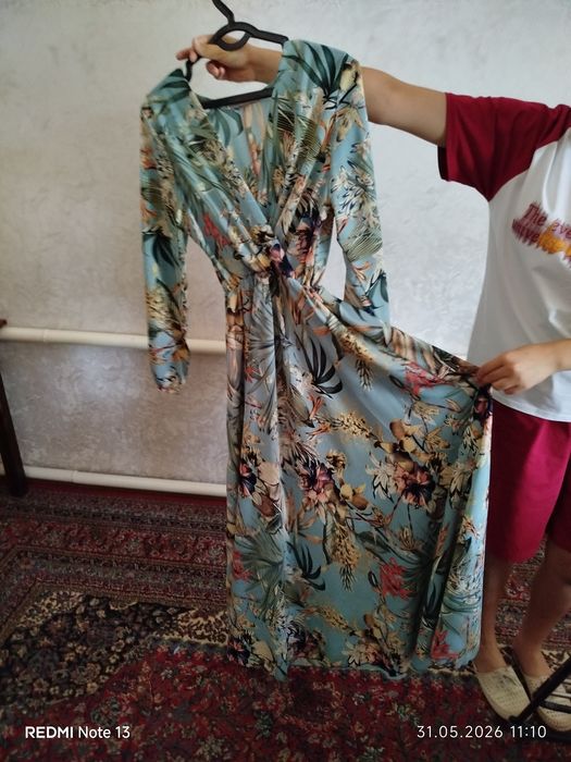 Ayollar ko'ylagi bir marta kiyilgan