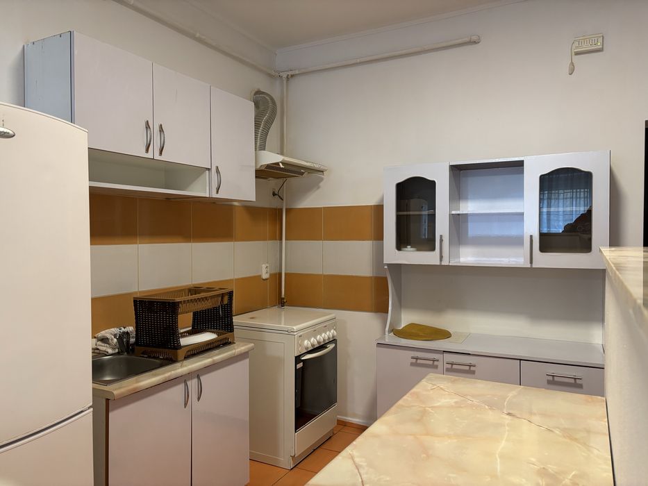 Apartament 3 camere de inchiriat cartier Vasia